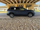 Used 2020 Jeep Cherokee Latitude Plus image 2