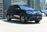 Used 2018 Toyota RAV4 LE image 2