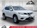 Used 2016 Nissan Rogue SV image 2
