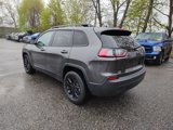 Used 2023 Jeep Cherokee Altitude Lux image 3