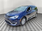 Used 2018 Chrysler Pacifica Touring-L image 4