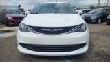 Used 2017 Chrysler Pacifica Touring image 4