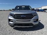 Used 2022 Ford Explorer XLT w/ Equipment Group 202A image 3