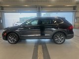 Used 2022 Volkswagen Tiguan SE w/ Panoramic Sunroof Package image 2