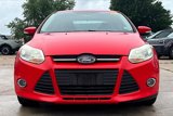 Used 2012 Ford Focus SE w/ SE Winter Pkg image 2