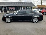 Used 2017 Chrysler 300 C image 2