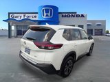 Used 2023 Nissan Rogue SV image 2