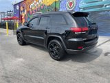 Used 2019 Jeep Grand Cherokee Laredo image 3