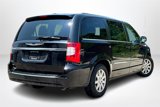 Used 2014 Chrysler Town & Country Touring-L image 5