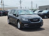 New 2025 Chrysler Pacifica Select image 3