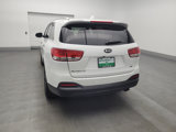 Used 2017 Kia Sorento LX w/ LX Convenience Package image 6