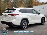 Used 2021 Toyota Highlander XLE image 3