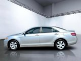 Used 2011 Toyota Camry LE image 2
