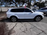 Used 2020 Kia Telluride S w/ S 8 Passenger Seating Package image 4