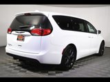 Used 2020 Chrysler Pacifica Touring w/ S Appearance Package image 2
