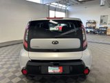 Used 2016 Kia Soul + image 5