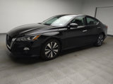 Used 2020 Nissan Altima 2.5 SV image 2