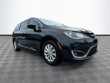 Used 2017 Chrysler Pacifica Touring-L image 4