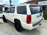 Used 2007 Cadillac Escalade AWD w/ Information Package image 4