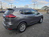 Used 2017 Nissan Rogue SV w/ SV Premium Package image 4