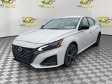 Used 2023 Nissan Altima 2.5 SR image 3