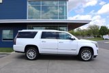 Used 2019 Cadillac Escalade ESV Premium Luxury image 2