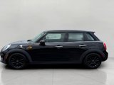 Used 2016 MINI Cooper 4-Door Hardtop image 4
