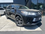 Used 2018 Toyota Highlander LE image 2