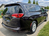 Used 2017 Chrysler Pacifica Touring image 6