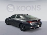Used 2021 Hyundai Elantra SEL w/ Convenience Package image 4