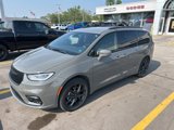 Used 2021 Chrysler Pacifica Touring-L w/ Premium & Safety Sphere Group image 2