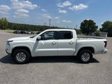 Used 2024 Nissan Frontier SV image 4