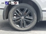 Used 2022 Volkswagen Tiguan SE R-Line image 5