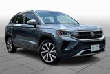 Certified 2022 Volkswagen Taos SE image 2