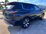 New 2025 Mitsubishi Outlander SE image 3