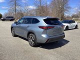 Used 2021 Toyota Highlander XLE image 5