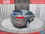 Used 2017 Kia Sorento LX image 3