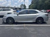 Used 2022 Toyota Camry SE image 2