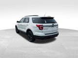 Used 2018 Ford Explorer XLT image 3