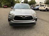 Used 2020 Toyota Highlander LE image 2
