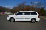 Used 2016 Chrysler Town & Country Touring-L image 5