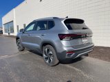 New 2025 Volkswagen Taos SE image 3