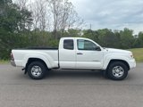 Used 2014 Toyota Tacoma 4x4 Access Cab image 2