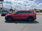 Used 2024 Volkswagen Tiguan SE w/ Panoramic Sunroof Package image 4