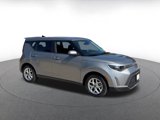 Used 2025 Kia Soul LX w/ LX Technology Package image 2
