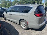Used 2022 Chrysler Pacifica Touring-L image 5
