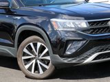 Used 2022 Volkswagen Taos SE w/ IQ.Drive SE Package image 3