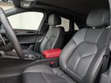 Used 2024 Porsche Macan image 4