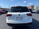 Used 2021 Volkswagen Tiguan SE w/ Panoramic Sunroof Package image 4