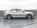 Used 2024 Volkswagen Jetta SE image 2